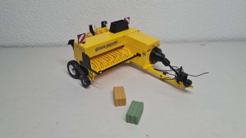 New Holland Hayliner 275 Balenpers