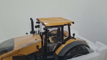 Challenger 1050 (Fendt USA Edition)