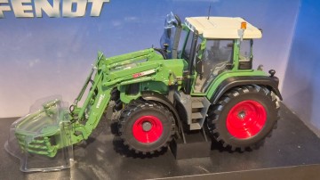 Fendt Vario 415 +Fendt Cargo Universal Hobbies
