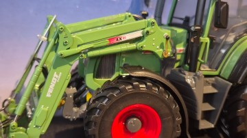 Fendt Vario 415 +Fendt Cargo Universal Hobbies