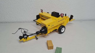 New Holland Hayliner 275 Balenpers