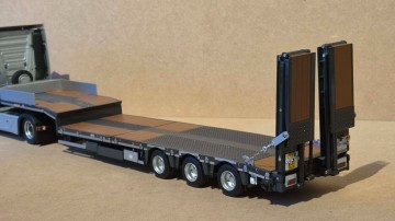 Nooteboom semi lowloader met houten vloerdelen anthracite