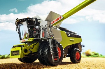 CLAAS LEXION 8600 with dual tyres + CONVIO 1380 North America edition