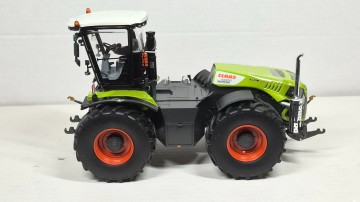 Claas Xerion 5000 Wiking Dealer Box