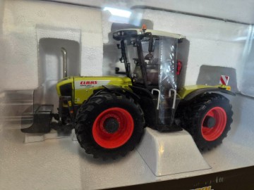 Claas Xerion 3800 Trac VC Universal Hobbies