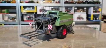 Fendt 12130N Universal Hobbies.