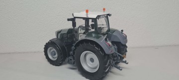 Fendt 828 Tannengrün Wiking