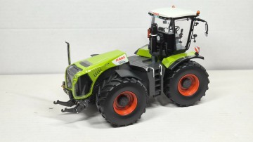 Claas Xerion 5000 Wiking Dealer Box