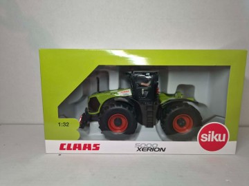 Claas Xerion 5000 in Dealer doos