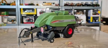 Fendt 12130N Universal Hobbies.