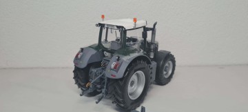 Fendt 828 Tannengrün Wiking