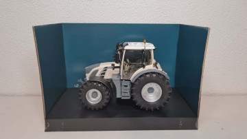Fendt Vario 724 White edition Universal Hobbies