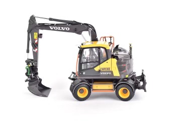 Volvo EWR130E met Steelwirst S18 draaikantelstuk