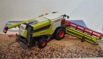 Claas Lexion 8800 Marge Models.