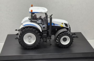 New Holland t7050 Vatican limited 750 stuks  Zonder doos en kartonnen achterkant.