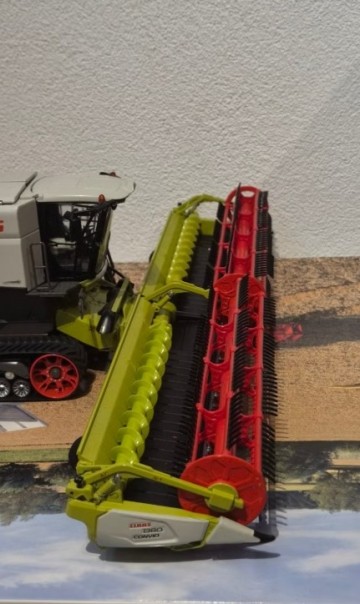 Claas Lexion 8900 TT Marge Models limited edition 2000 stuks